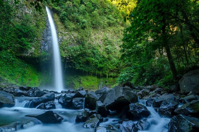 3 in 1 Combo: La Fortuna Waterfall, Hanging Bridges, Thermal Spa from San José - Booking advice and cancellation terms