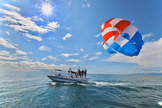 Boat Parasailing with Aguas Azules - A calm flight above Manuel Antonio
