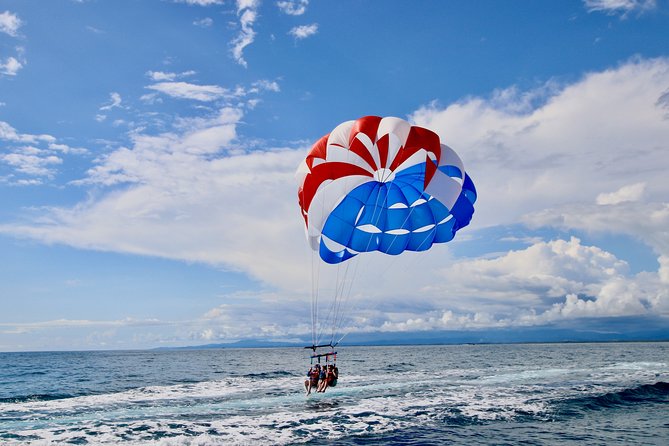 Boat Parasailing with Aguas Azules - What you see from the boat and sky