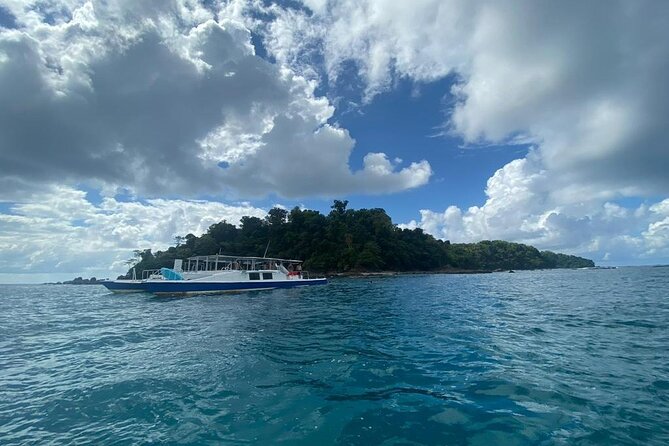 Catamaran Snorkeling at Caño Island from Drake Bay - Caño Island snorkeling in two 45-minute sessions