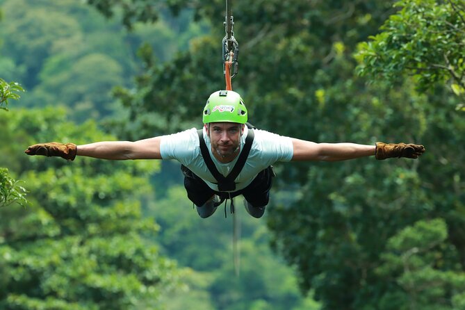 Extreme Zipline tour in Monteverde - More than 10 lines, with several different sensations