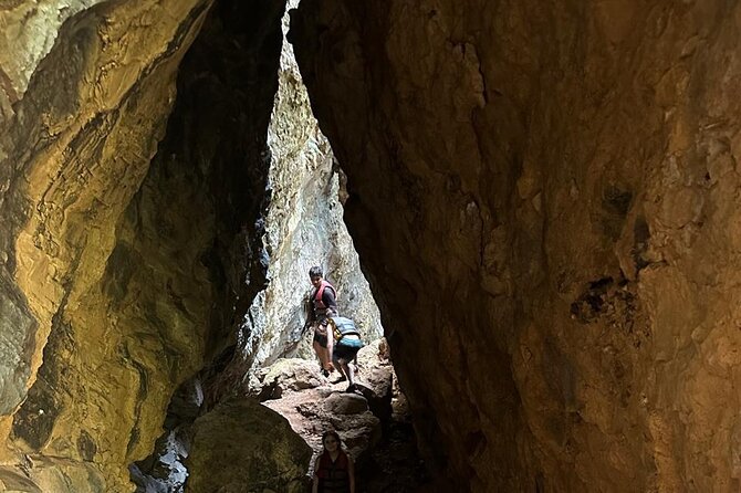Hike to La Leone Waterfall / Tubing - Who should book this experience