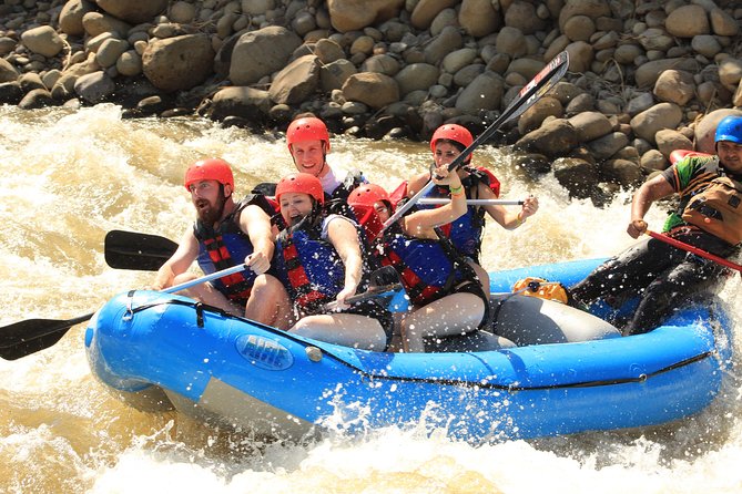 La Fortuna white water rafting + Authentic Costa Rican Lunch - A five-hour morning from the 9:30 am start