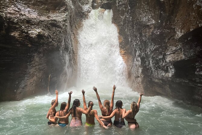 La Leona Waterfall - The river route to La Leona Waterfall