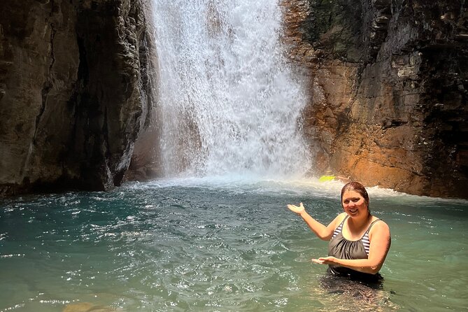 La Leona Waterfall Guided Tour+Transportation - La Leona Waterfall and its swimming pools