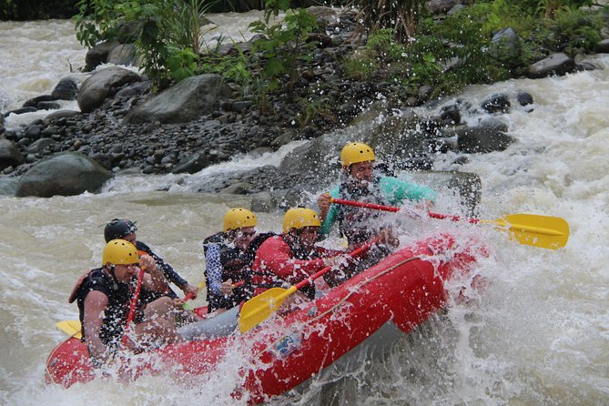 Naranjo River Rafting Private Trip from Manuel Antonio - A snack stop beside the river
