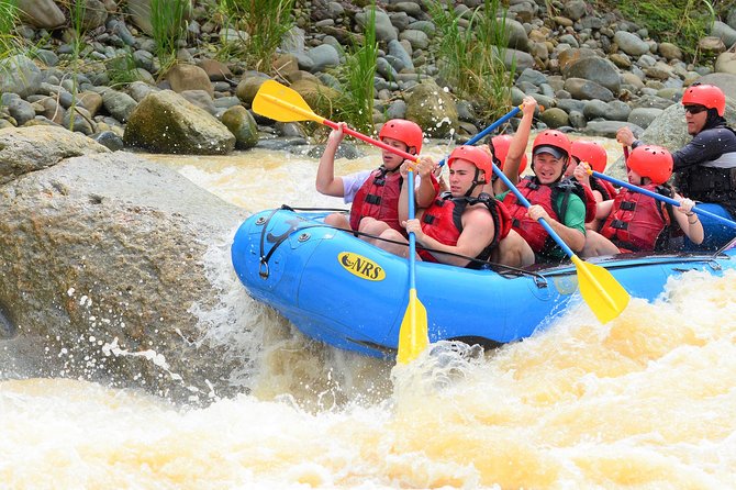 Naranjo River White Rafting Clas III-IV from Manuel Antonio - What this rafting trip really offers near Quepos
