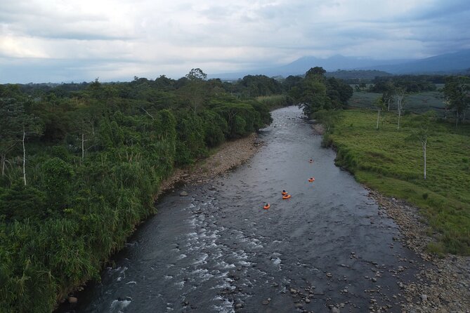 Packraft in Rio Tres Amigos - The first rapids: class II and II+ water