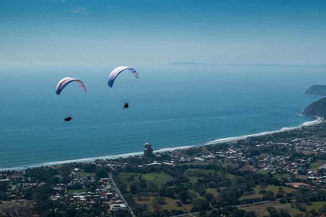 Paragliding tandem flight 1.500 ft & up - Fitting the flight into a Jaco day