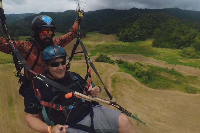 Paragliding tandem flight 1.500 ft & up - Who will enjoy this most