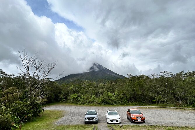 Private Luxury Transportation from the Airport to your Hotel - A private ride that doubles as a first look at Costa Rica