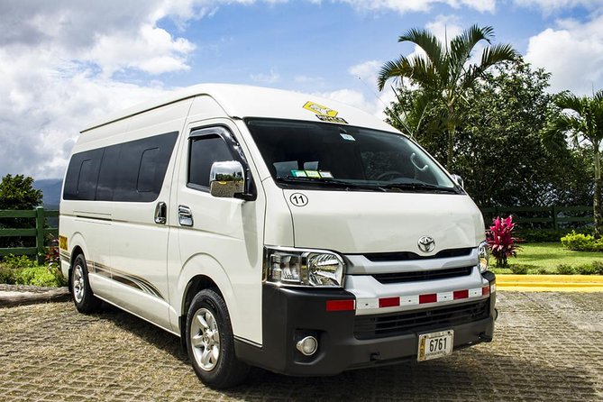 Private Transfer From La Fortuna To Manuel Antonio From 11 to 15 passengers - Drivers who make a long ride easier