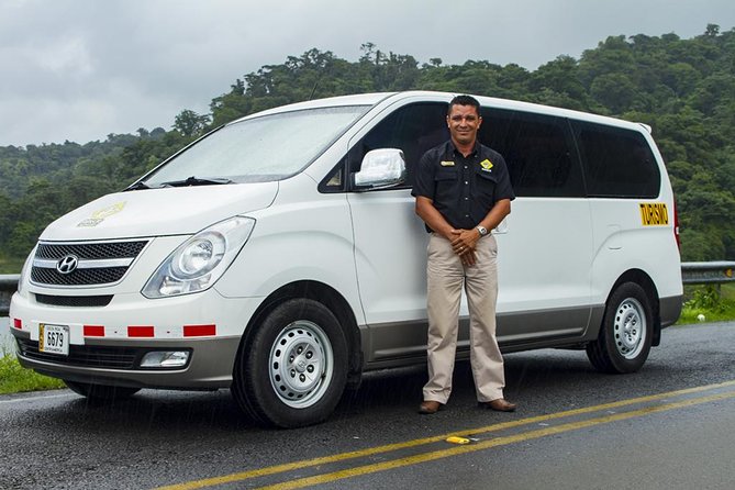 Private Transfer La Fortuna To Int. Airport Liberia From 1 to 6 passengers - A practical end to your La Fortuna stay