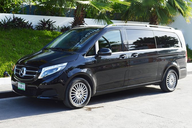 Private Transfer: Liberia International Airport from|to Hotels - What the private minivan is like