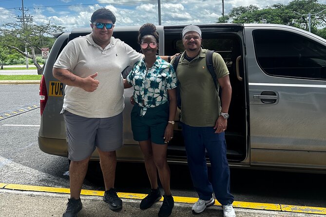 Private Transportation Costa Rica Guanacaste Airport (LIR) - Communication when flights change