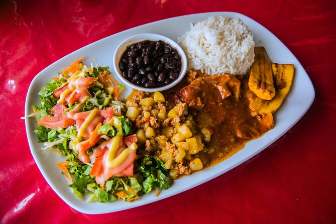 San Jose By Night: Sights & Culture Tour with Local Dinner - Why this San José night walk works