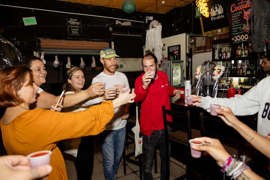 San José: Night Food and Culture Tour with Dinner - The Metallic Building and Spain Park