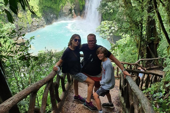 Sloths in their natural habitat & Blue river waterfall - Why this Tamarindo day trip works so well