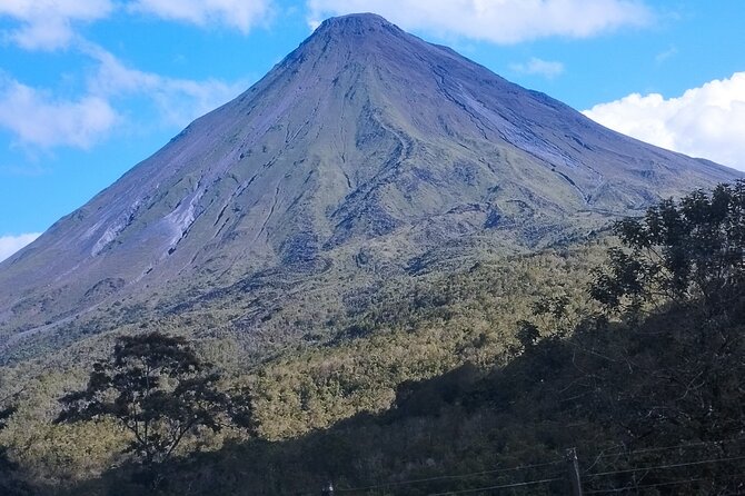 Transportation from La Fortuna to Tamarindo Beach - Robin and Edson bring different strengths