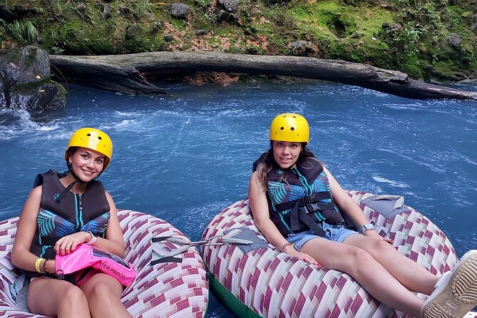 Tubing in Rio Celeste - Safety is a real part of the fun