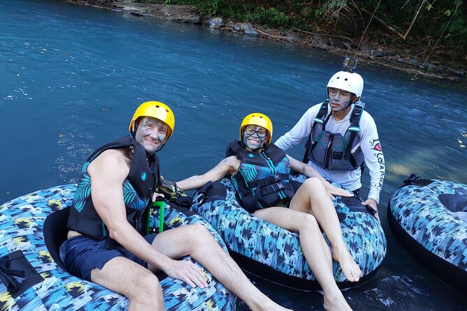 Tubing in Rio Celeste - Fresh fruit and the useful extras